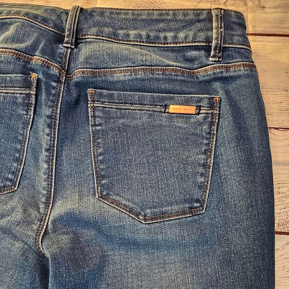 WHBM Blue Skinny Crop Jeans Size 4, blue floral accent - Picture 8 of 11